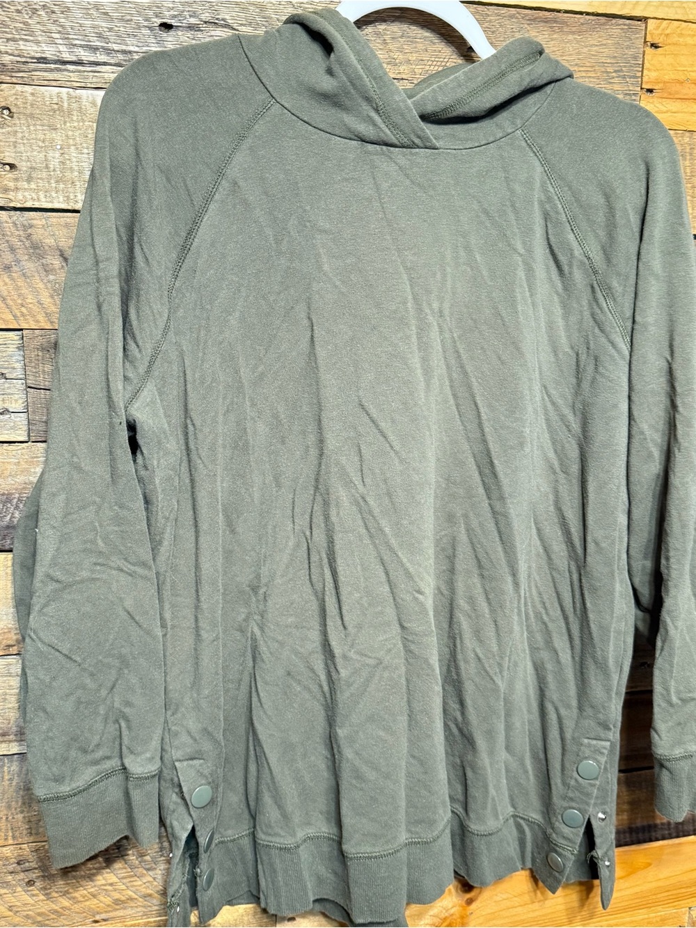 Torrid Womens Size 1 Or 1X Green Hooded Long Sleeve Soft Snap Button Pullover
